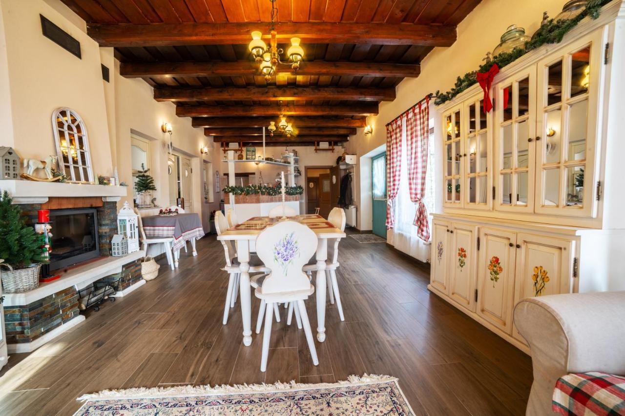 Отель Casa Cu Suflet Сигишоара Экстерьер фото